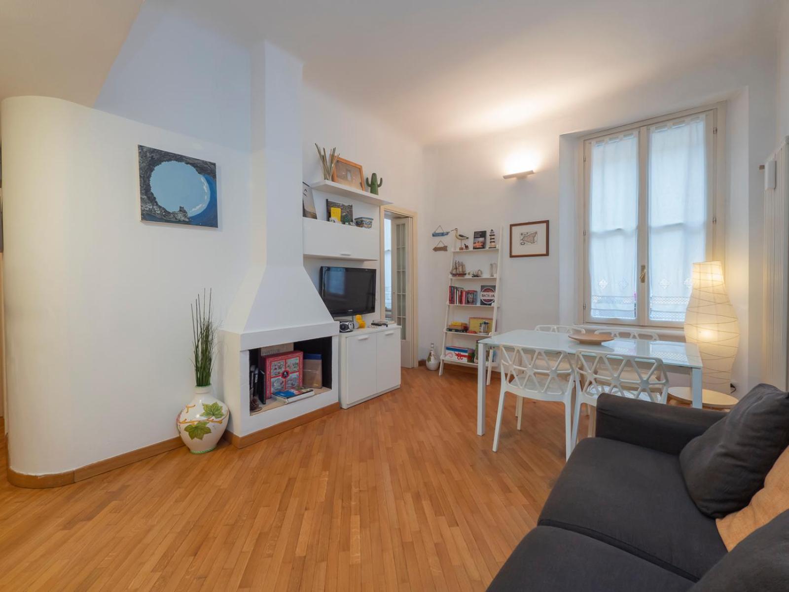 Xenia - Cozy Two-rooms In Corso Vercelli Apartment